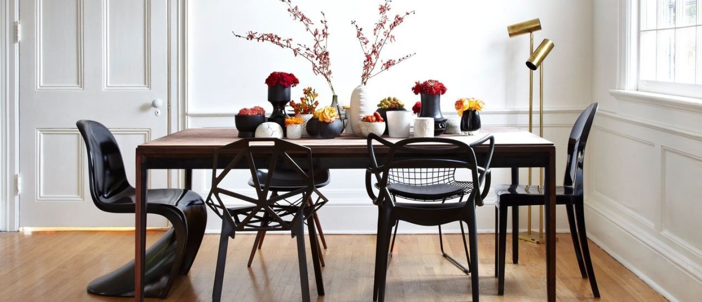 Mismatched chairs: Δημιουργούμε έξυπνα την πιο τολμηρή τραπεζαρία