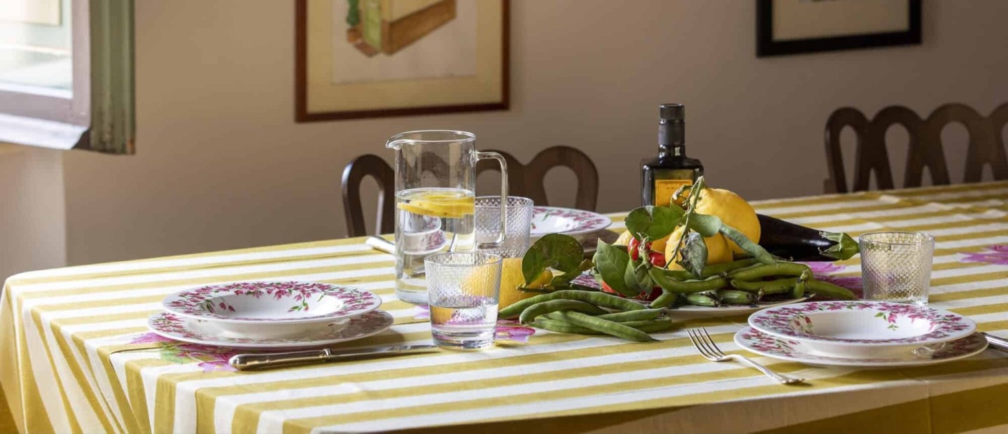 Η διακοσμητική τάση της τραπεζαρίας με αδυναμία στο vintage ιταλικό στιλ 