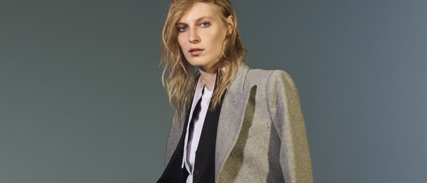 Julia Nobis: Μας μεταφέρει στο backstage του εξωφύλλου στο οποίο πρωταγωνιστεί 