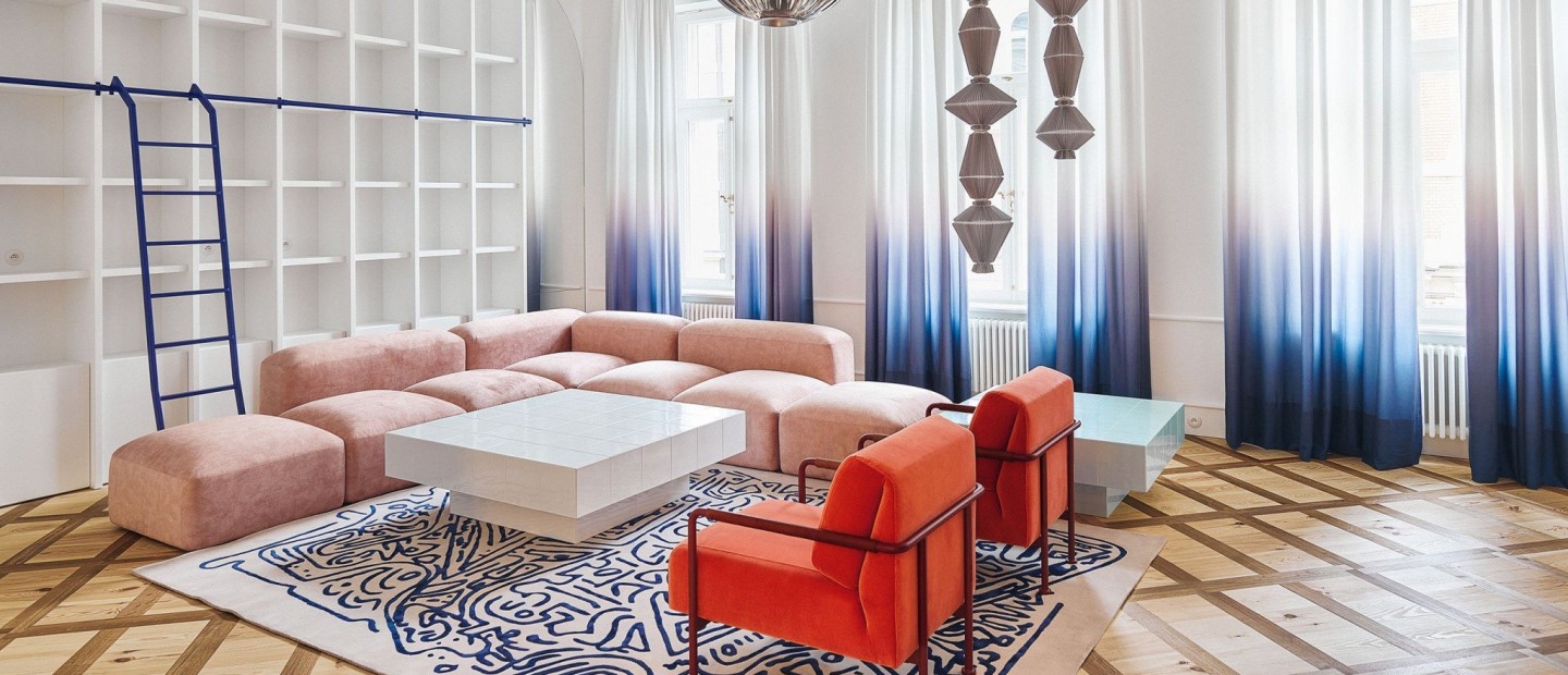 Ένα αριστουργηματικό, ονειρικό διαμέρισμα που συνδυάζει ιστορία και τολμηρό, μοντέρνο attitude