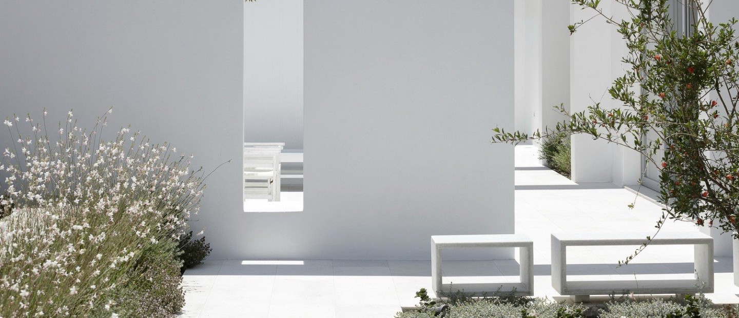 Μυηθείτε στη γοητευτική ατμόσφαιρα μιας βίλας στη νότια πλευρά της Πάρου