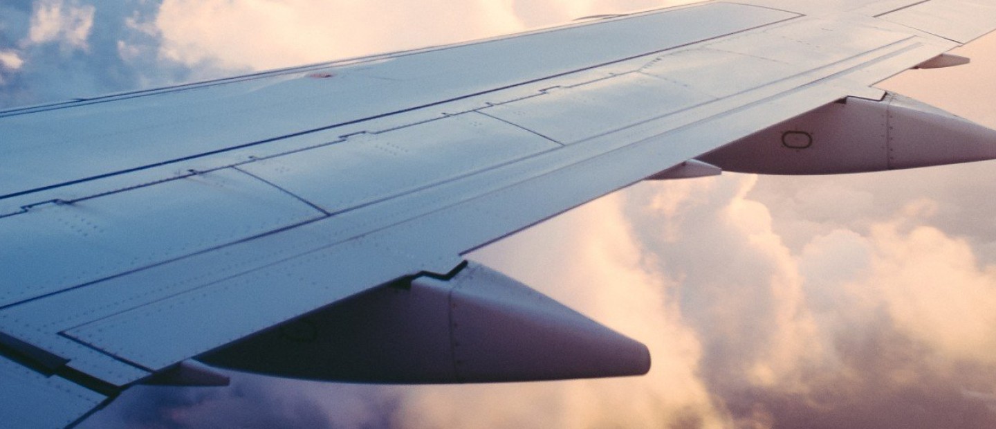 Travel no go: Τι δεν πρέπει ποτέ να πίνετε στο αεροπλάνο