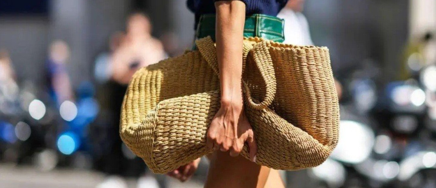 Βρήκαμε τη μία και μοναδική summer bag που θα πρωταγωνιστήσει φέτος