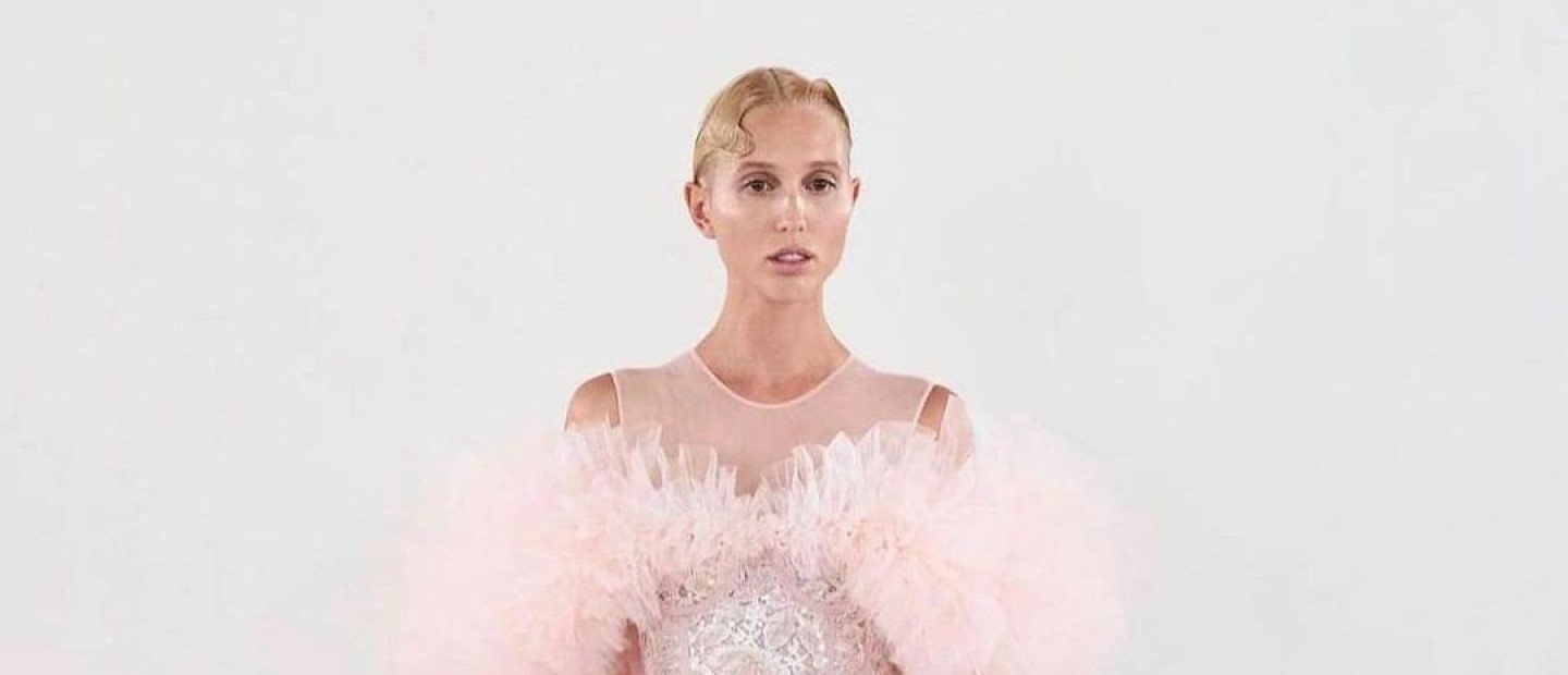 Giambattista Valli: Η Μαρία Ολυμπία περπάτησε στο haute couture show στο Παρίσι