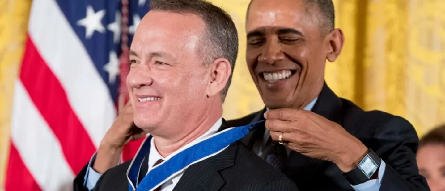 Spotted in Sifnos: Ο Barack Obama και η οικογένεια του μαζί με τον Tom Hanks