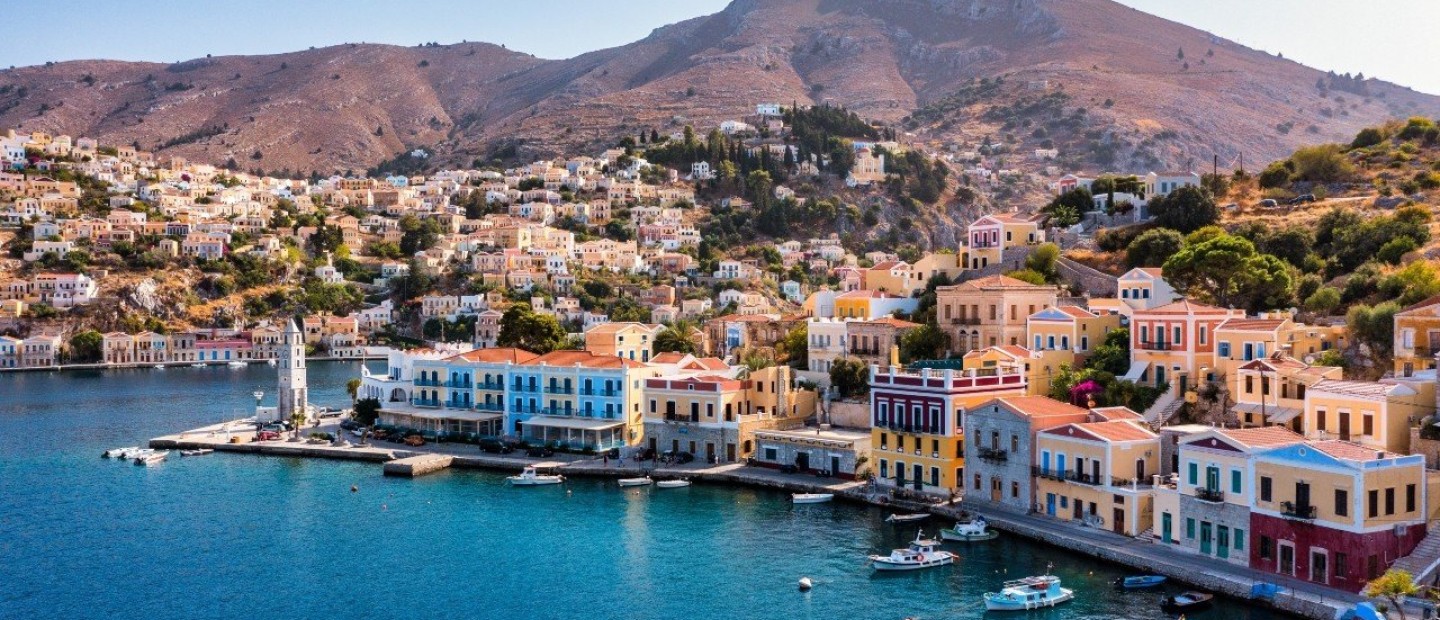 An insider guide to: Σύμη, με τη γευσιγνώστρια Σμαράγδα Ντασιούδη Μακρή