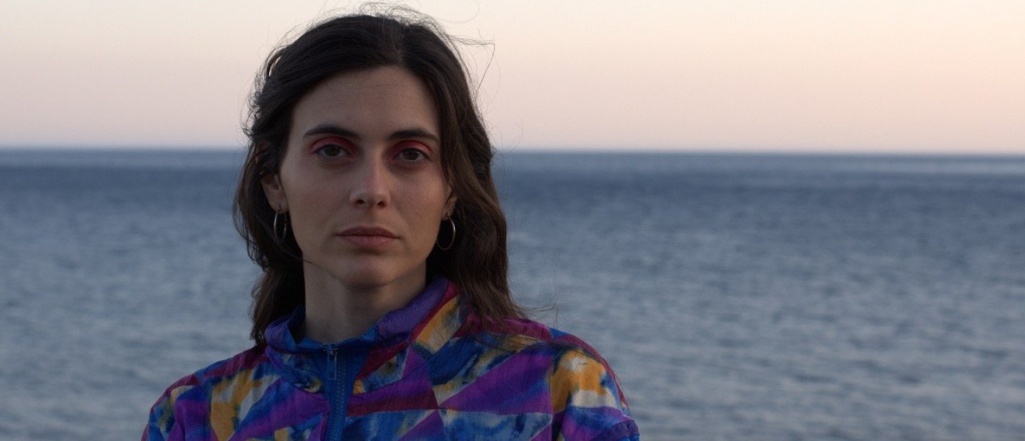 Νεφέλη Φασούλη: Η jazz φωνή που θα μαγέψει τη Σίφνο μας μιλά για το μουσικό της καλοκαίρι 