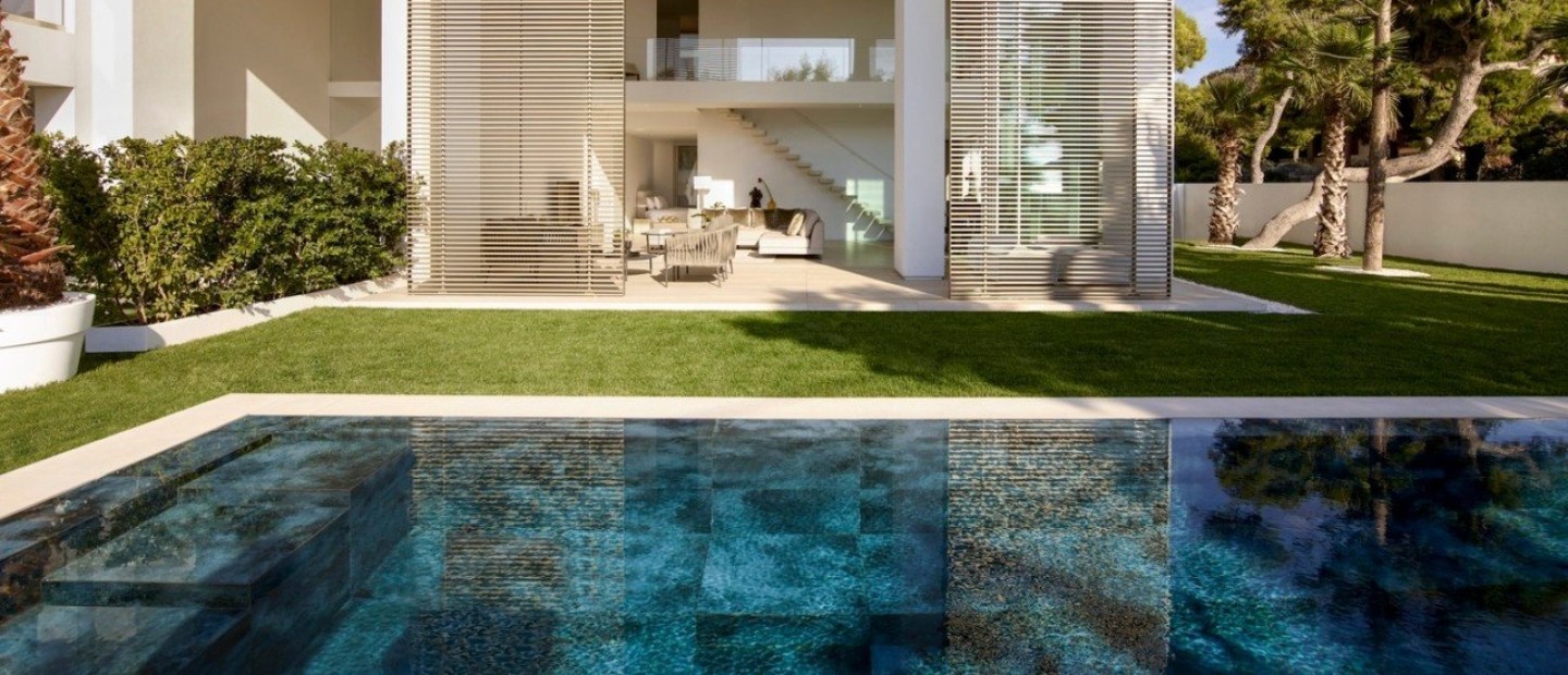 Ένα συγκρότημα κατοικιών στην Αθήνα διακρίνεται για την απαράμιλλη θέα προς την Αίγινα και τον Πόρο 