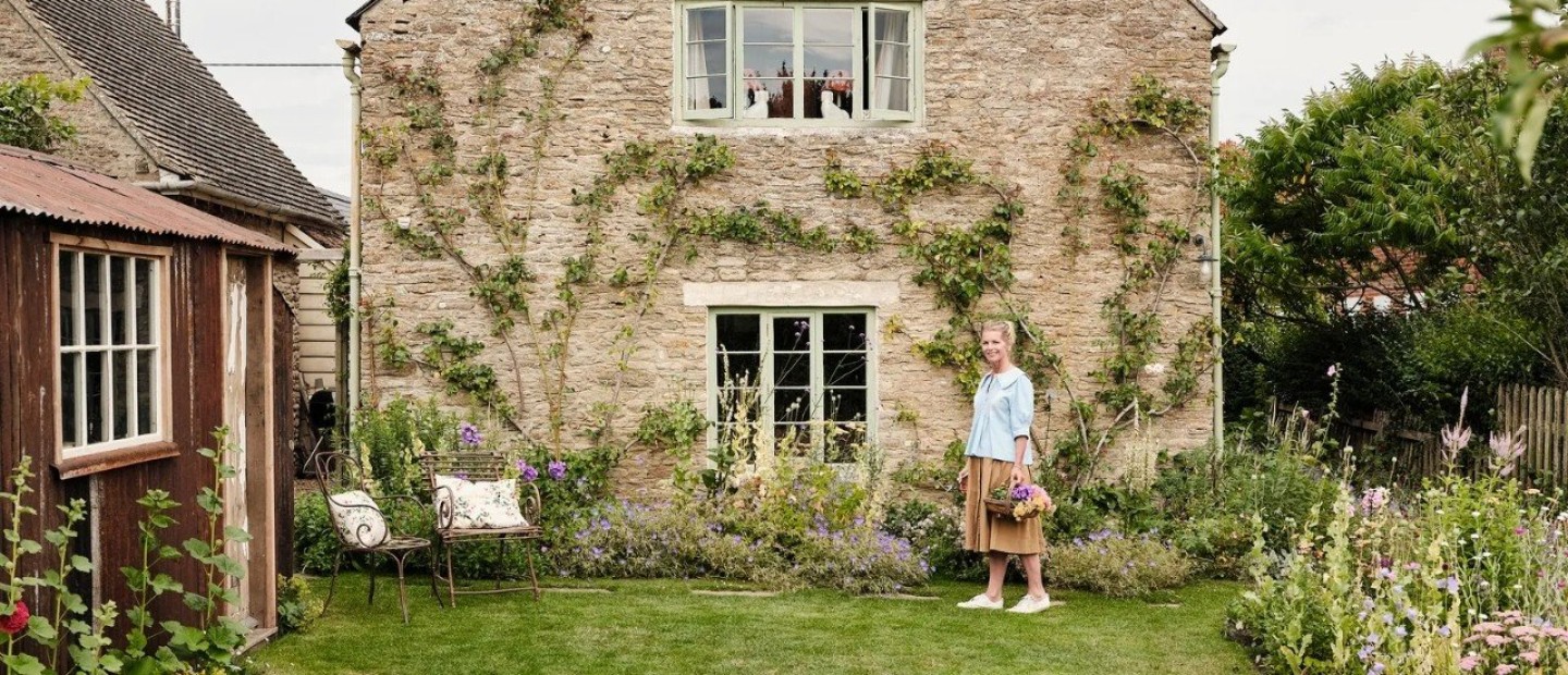 Η εξοχική κατοικία της κόμισσας Alexandra Tolstoy μας συστήνει στην παράδοση του γοητευτικού Oxfordshire 