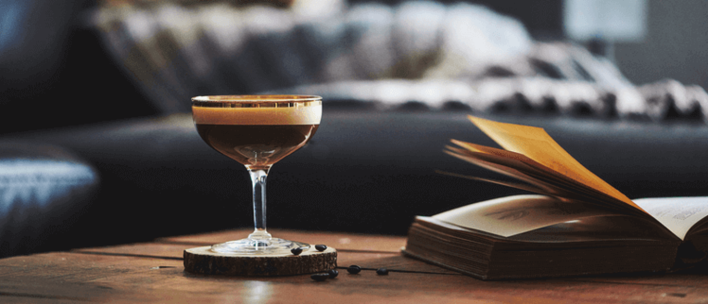 Τα coffee table books ποτών για την πιο εξειδικευμένη εμπειρία προετοιμασίας τους 