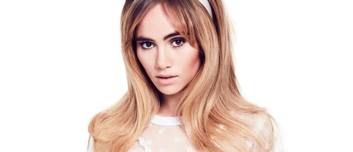 Suki Waterhouse: Την απολαμβάνουμε σε μια διαφορετική συνέντευξη 