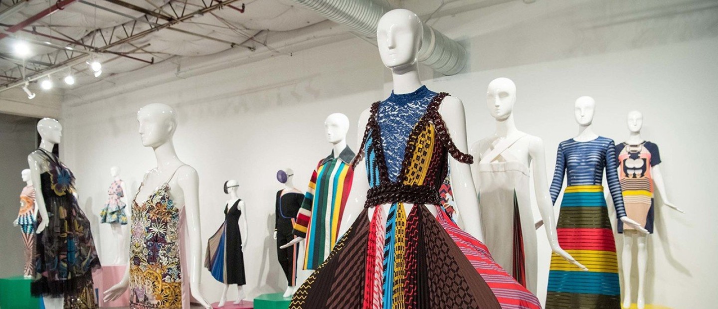 Η πρώτη καλειδοσκοπική έκθεση της Mary Katrantzou στο Dallas 