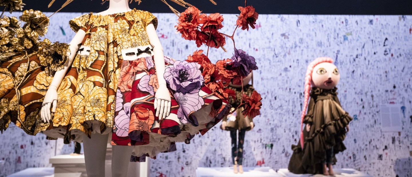 Viktor & Rolf: Η νέα έκθεση που εξερευνά κάθε πτυχή της ιδιαίτερης μόδας τους