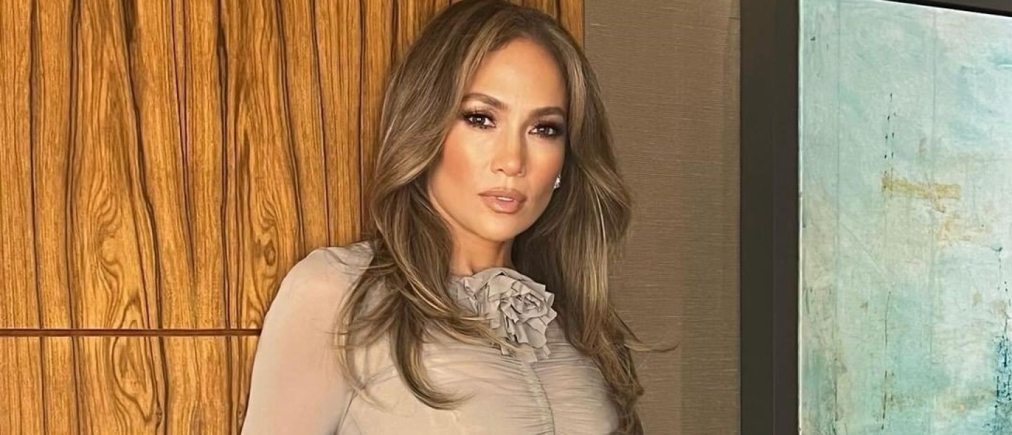 Long hair don't care: Πώς να διατηρήσετε τα μακριά σας μαλλιά υγιή μετά τα 40