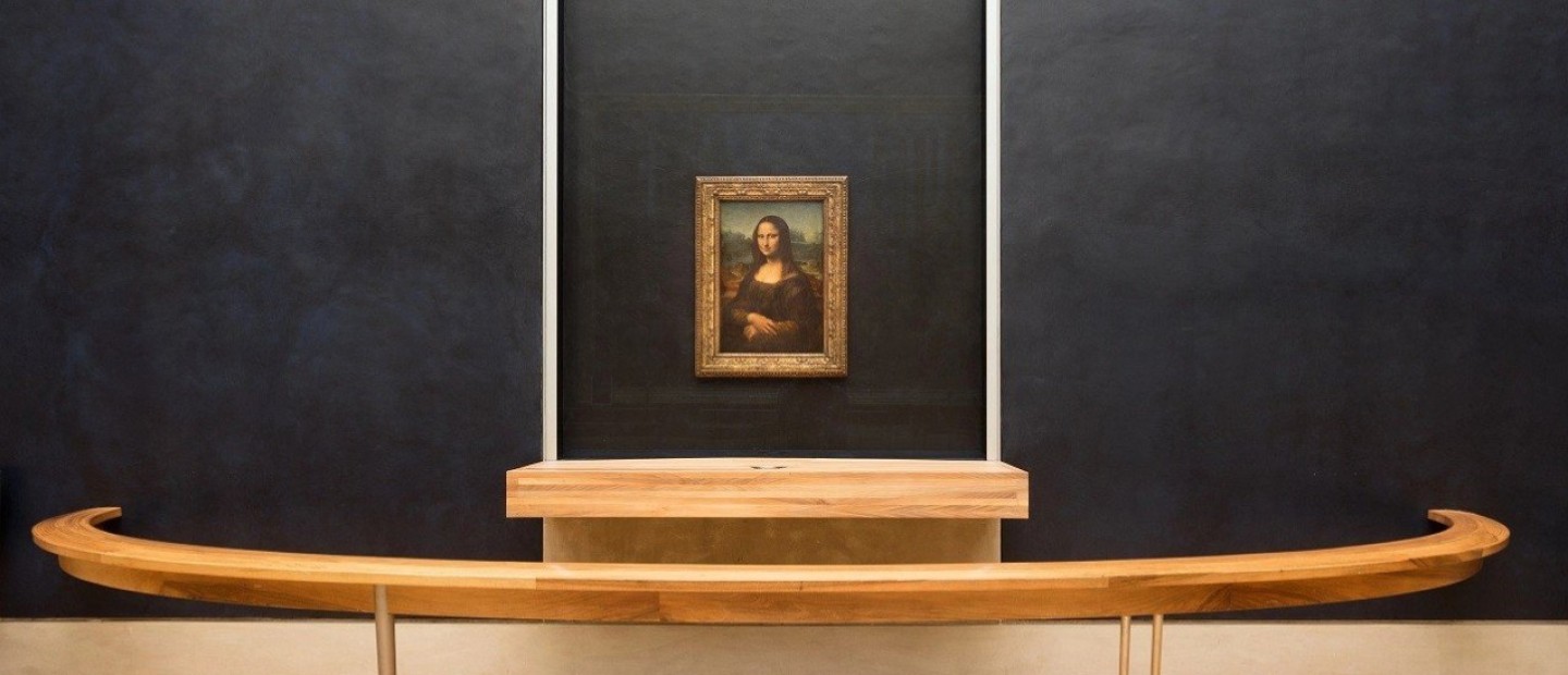 Mona Lisa: Όλες οι φορές που ο εμβληματικός πίνακας του Da Vinci «βομβαρδίστηκε» από διαδηλωτές