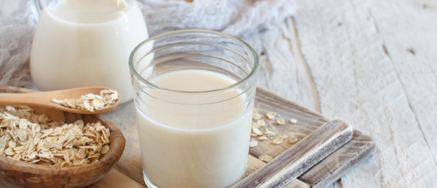 Bye bye oatmilk: Τελικά το γάλα βρώμης δεν είναι τόσο υγιεινό όσο νομίζατε