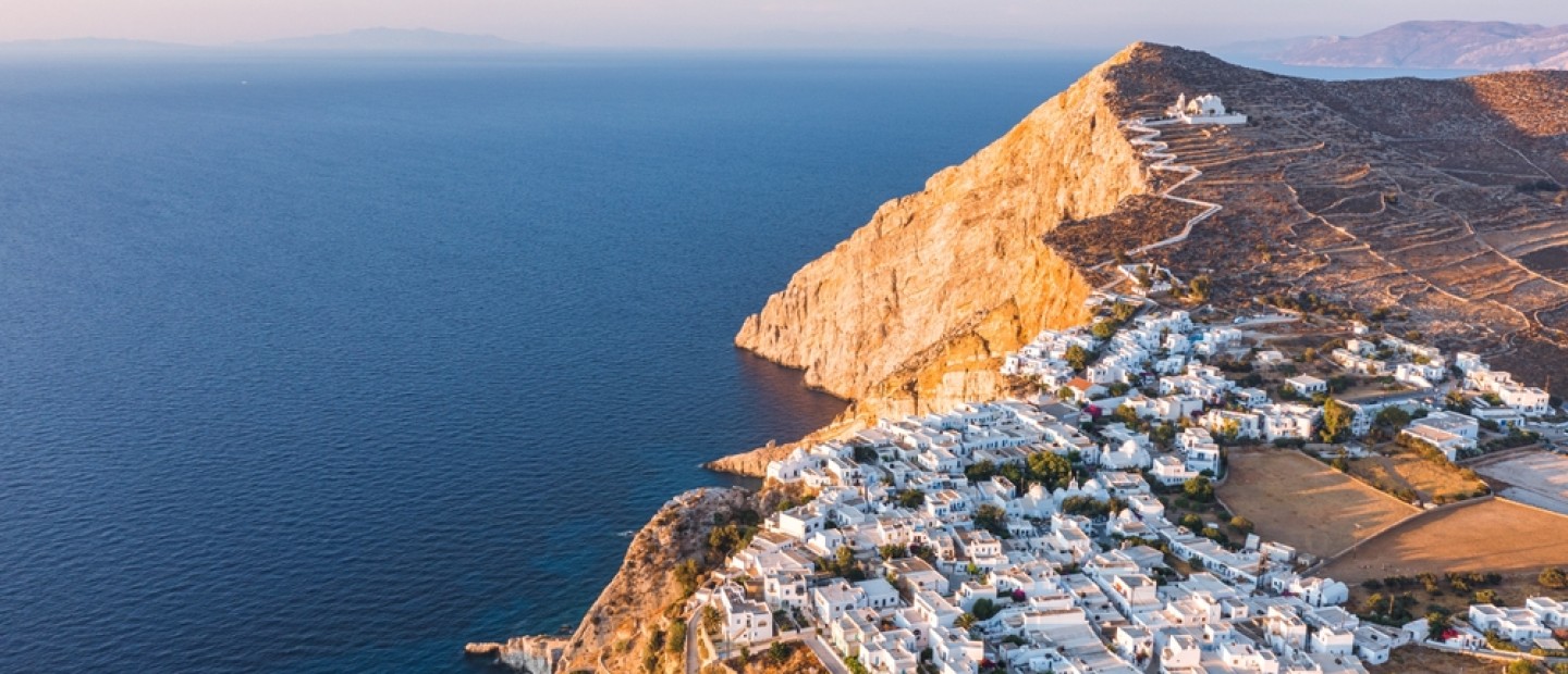 Easter Mode On: 5 νησιά της Ελλάδας που θεωρούνται must-visit και φέτος για το Πάσχα