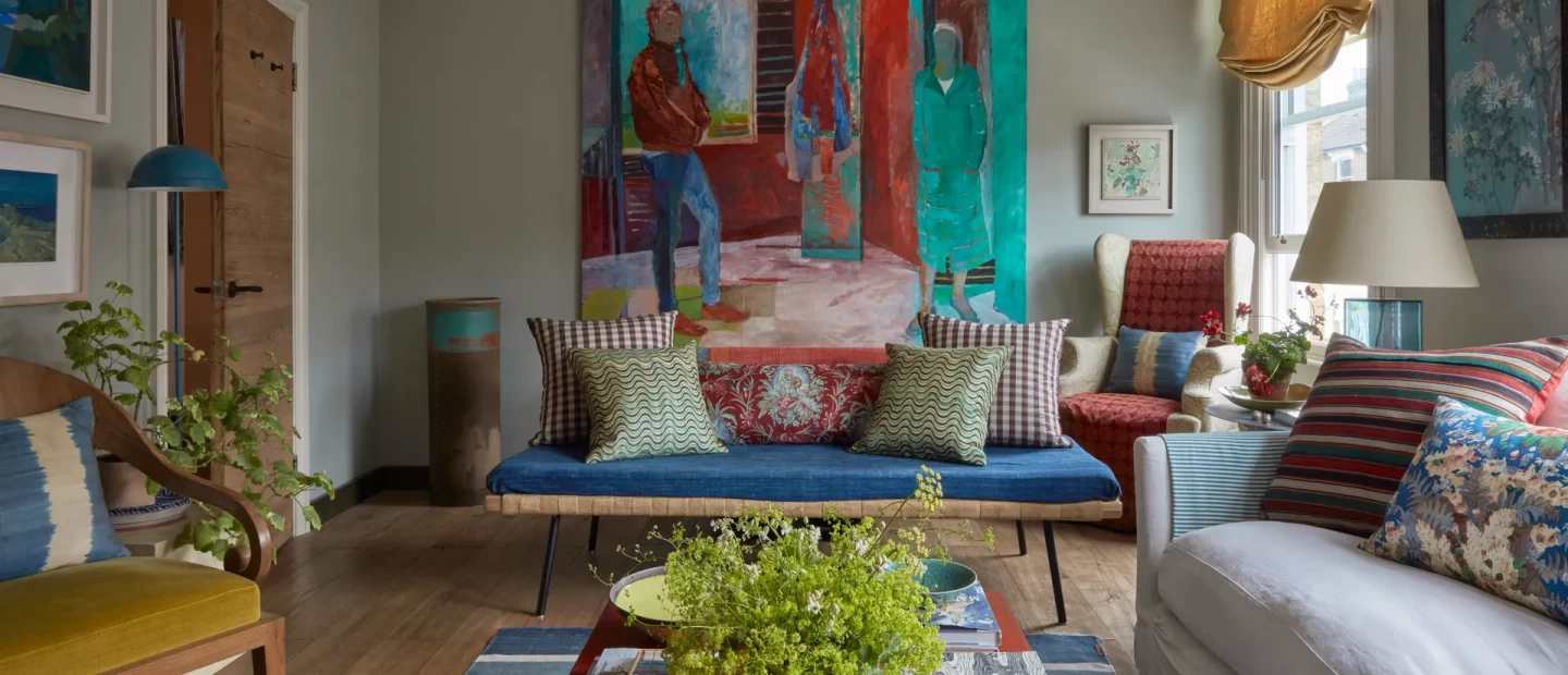 Μια οικογενειακή κατοικία στο νότιο Λονδίνο γεμάτη χρώματα και ιδιαίτερα prints