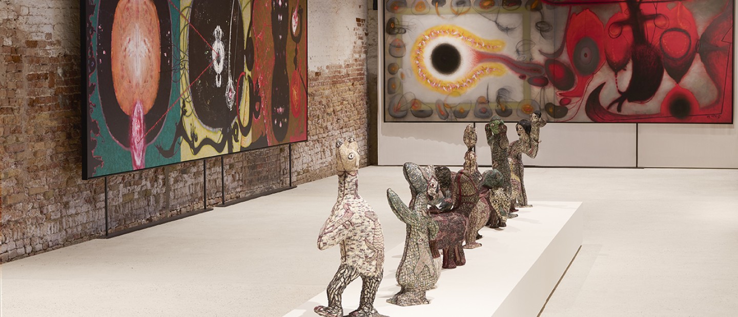 Η έκθεση "Cosmic Garden" που παρουσιάζεται στην Art Biennale της Βενετίας έχει την υποστήριξη του οίκου Dior