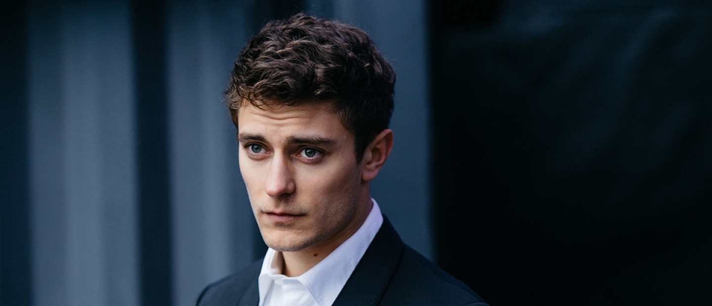 Jakub Józef Orliński: Ο ανατρεπτικός τενόρος που κερδίζει τη νέα γενιά έρχεται να «ταράξει» το Ηρώδειο 