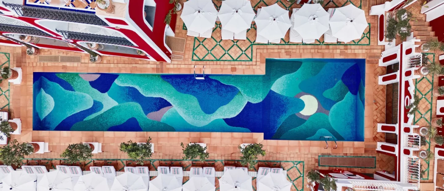 Το Le Sirenuse στο Positano ανανεώνει την εμφάνιση της πισίνας του με τη βοήθεια του Nicolas Party