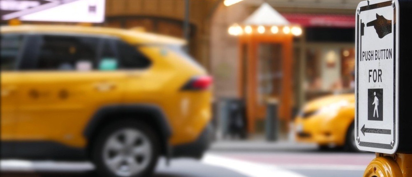 Νew Era: Τι είναι τα driverless ubers και ποιοι είναι οι δύο μεγιστάνες που έρχονται να τα αλλάξουν όλα;
