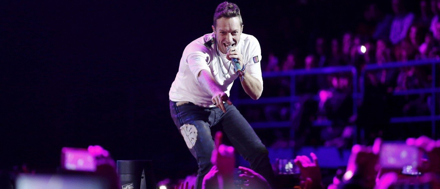 Coldplay: Πού μπορείτε να τους απολαύσετε live τους επόμενους τρεις μήνες στην Ευρώπη, αν δεν το κάνατε στην Αθήνα