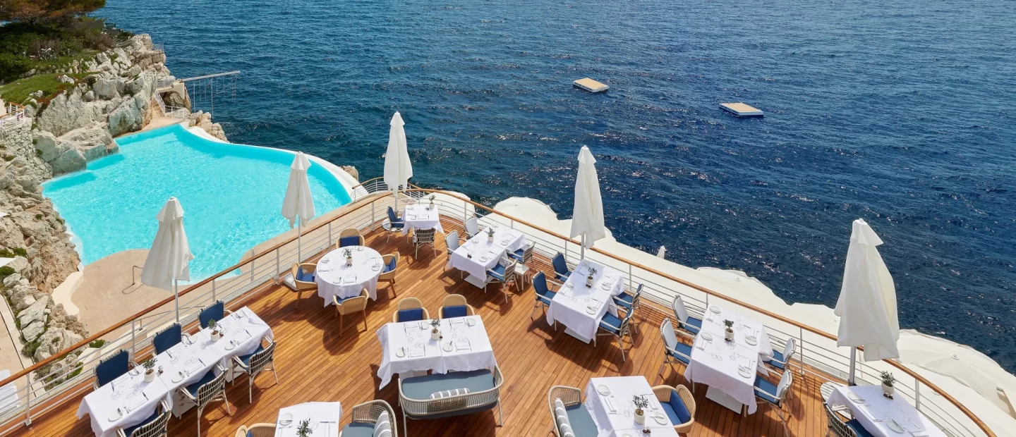 Breathtaking: Τα κορυφαία ξενοδοχεία στον κόσμο με τις πιο καθηλωτικές πισίνες