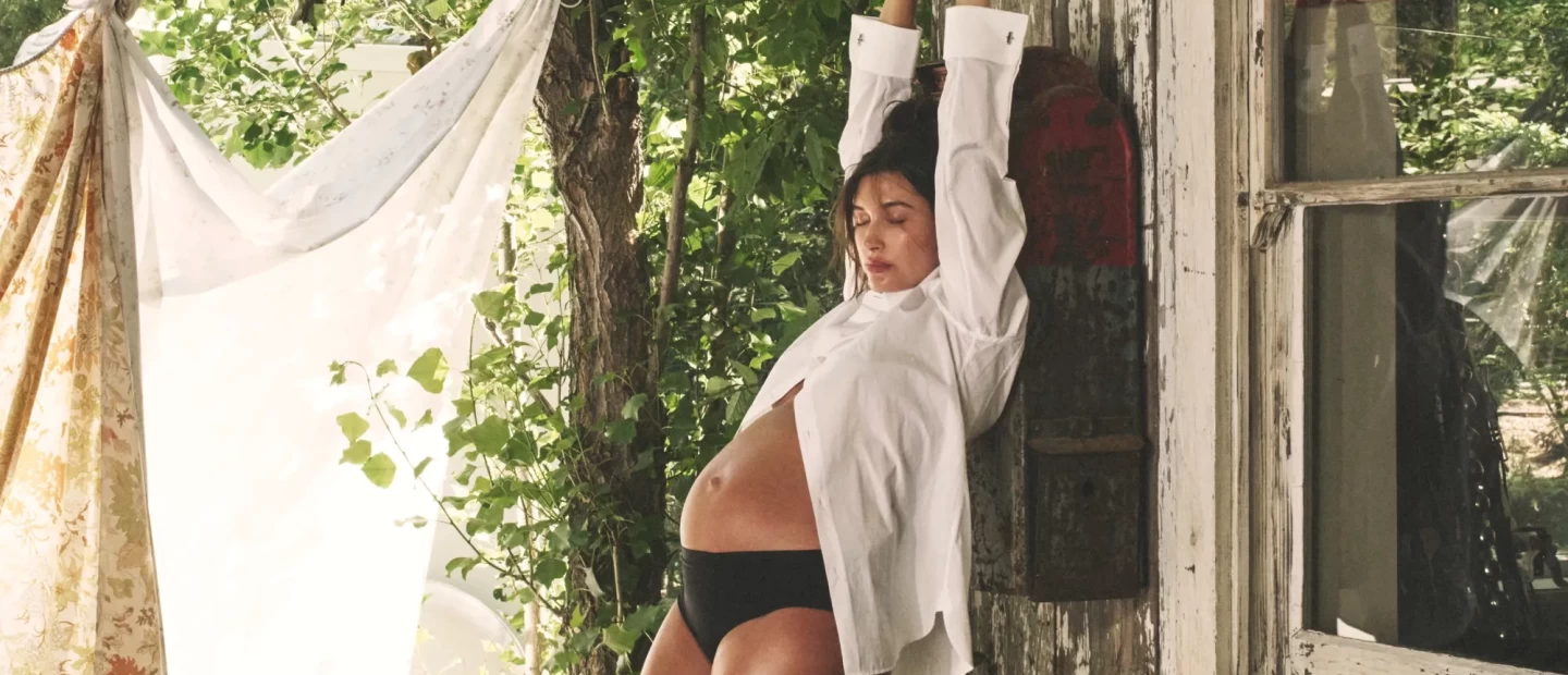Hailey Bieber: Γιατί θεωρεί πως το διαδίκτυο είναι το πιο τρομακτικό μέρος για μία έγκυο γυναίκα;