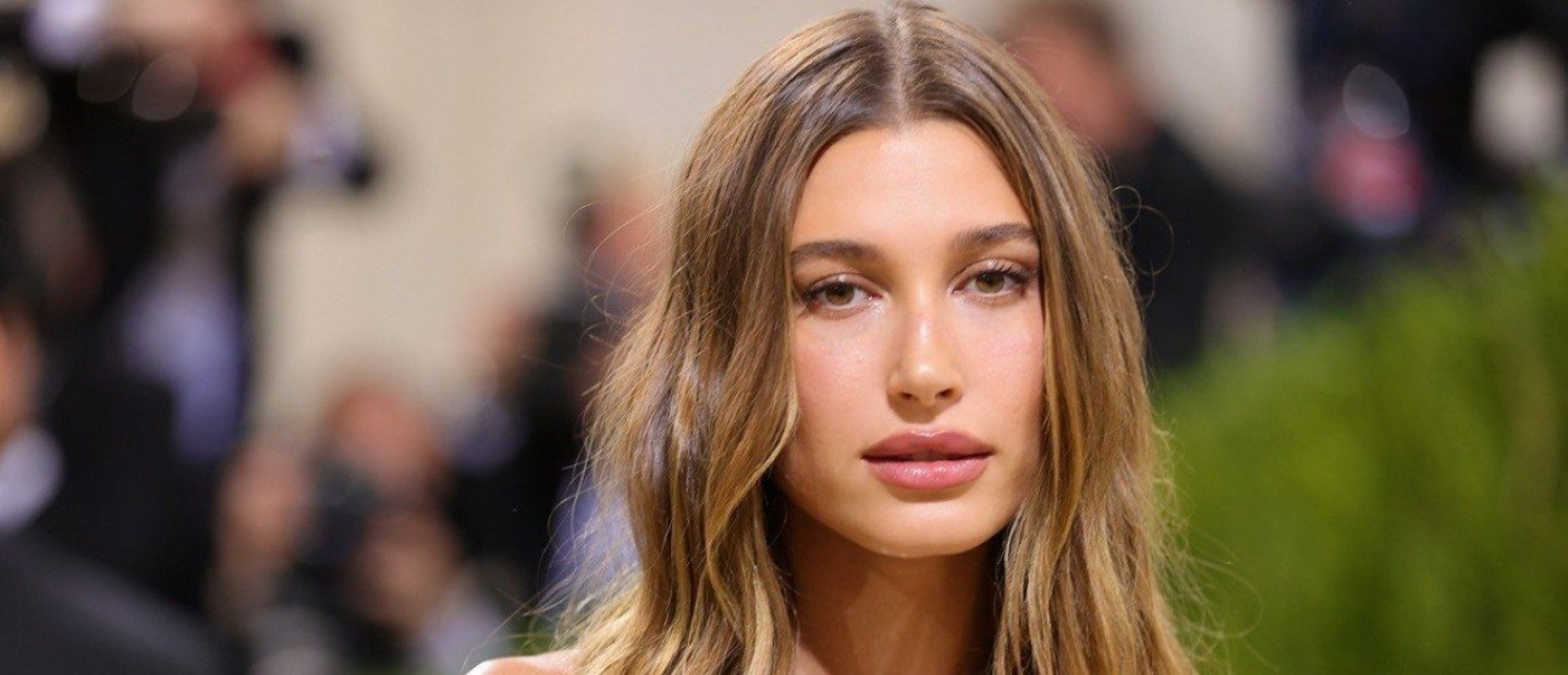 Celebs knows better: Ανακαλύψτε τα must-try tips τους για να φτιάξετε πιο εύκολα από ποτέ τη βαλίτσα σας 