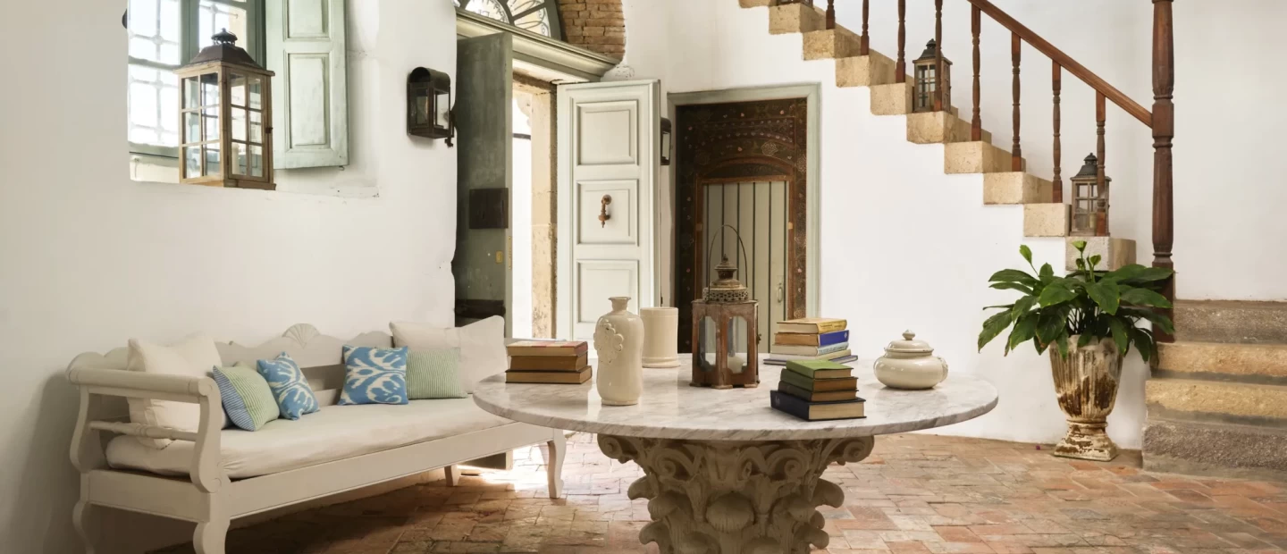 Ένα σπίτι του 18ου αιώνα με «βαριά» κληρονομιά στην Πάτμο ανακαινίστηκε υποδειγματικά