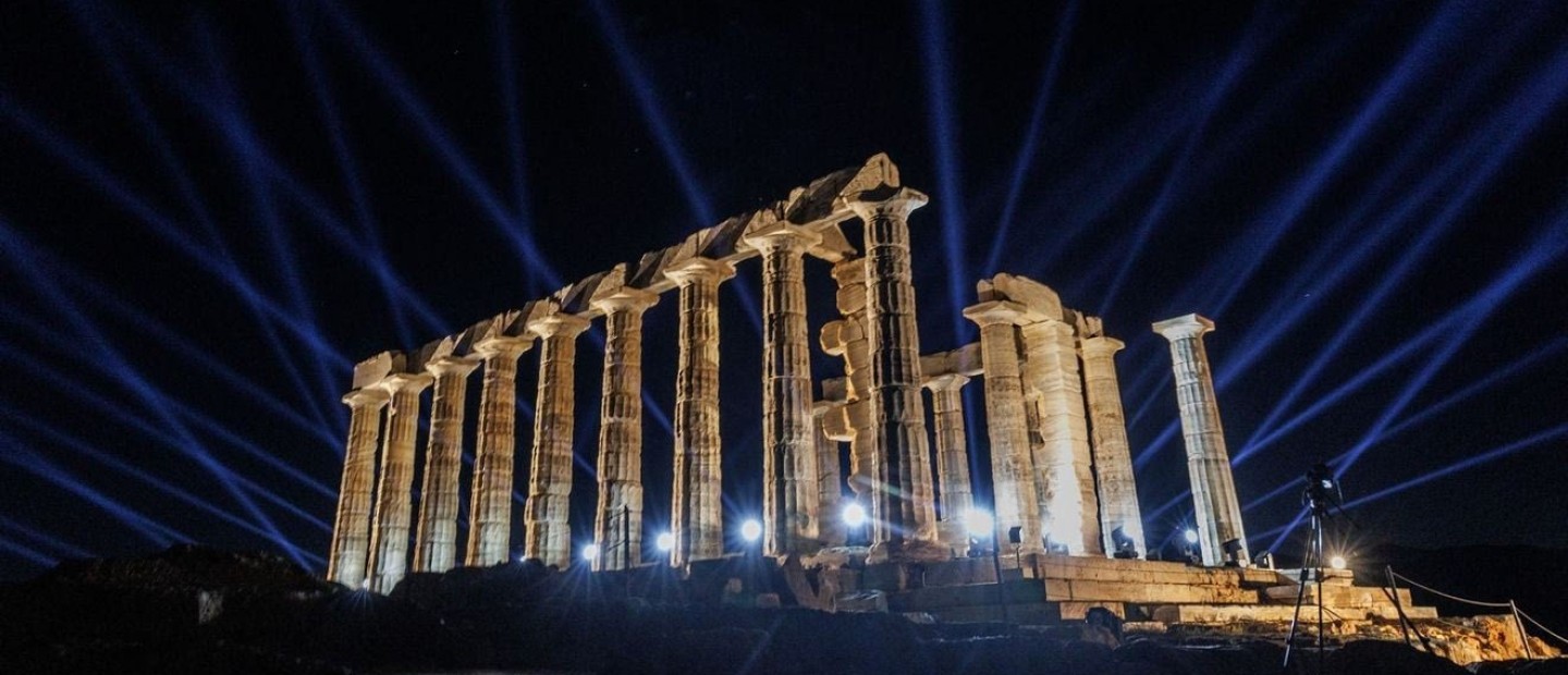 Ο νέος φωτισμός του Ναού του Ποσειδώνα στο Σούνιο - Εντυπωσιακές εικόνες από τα χθεσινά εγκαίνια