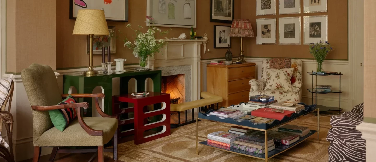 Πώς μια ζεστή κατοικία στα χρώματα του φθινοπώρου δημιουργήθηκε συνδυάζοντας δύο διαμερίσματα σε ένα