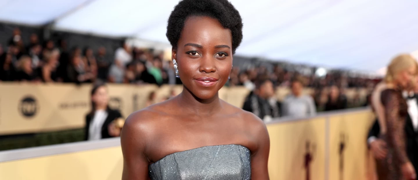 Η ﻿βραβευμένη με Oscar ηθοποιός, Lupita Nyong'o, παραδίδει μαθήματα ζωής