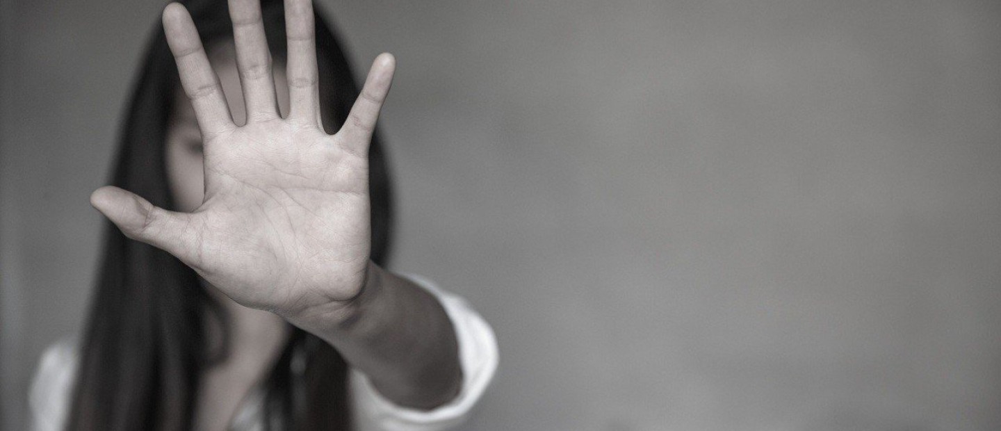 Παγκόσμια Ημέρα Εξάλειψης της Βίας κατά των Γυναικών: Πότε θα μάθουμε -επιτέλους- την πραγματική της αξία;