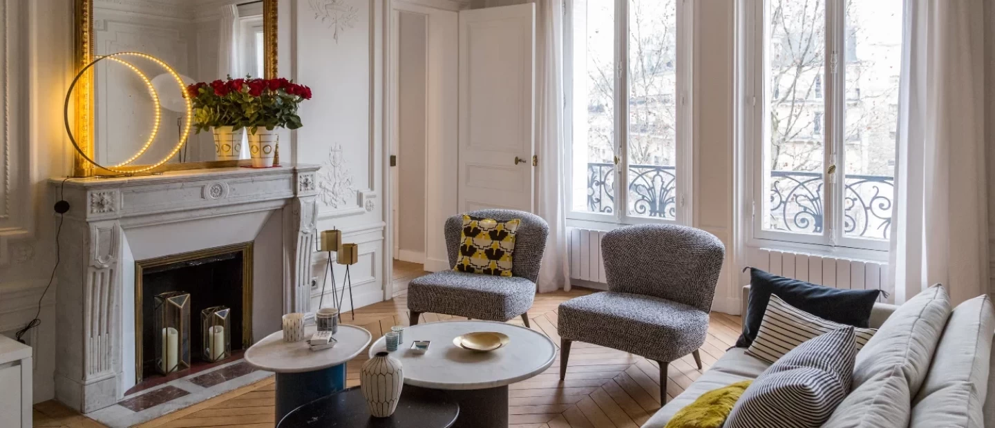 Glam Season: Οι πιο elegant τρόποι για να εντάξετε τις χρυσές λεπτομέρειες στη διακόσμησή σας