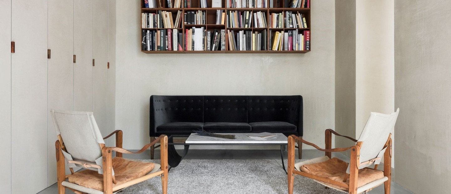 Ένα λιτό αλλά κομψό διαμέρισμα στο Βερολίνο είναι μια ωδή στον μινιμαλισμό 