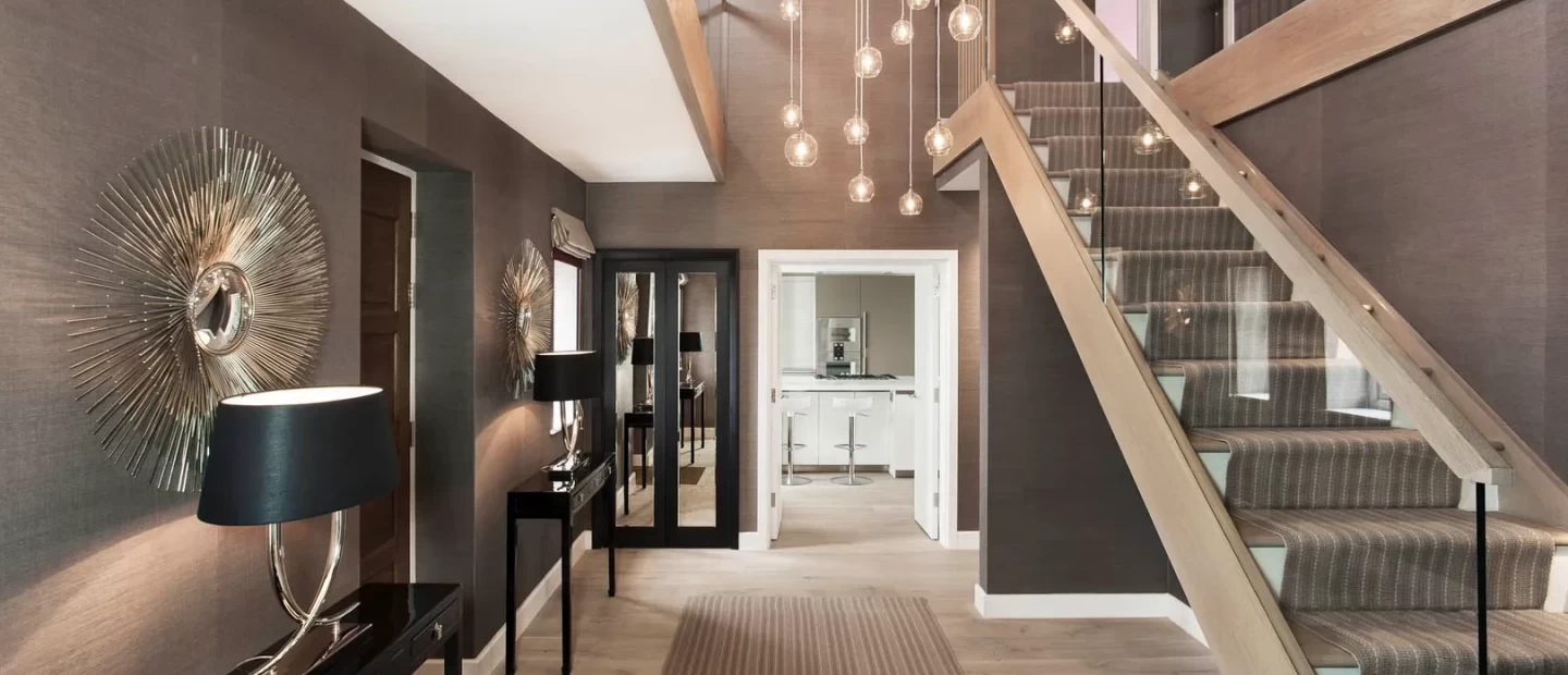 Οι πιο updated & stylish τρόποι για να διακοσμήσετε το χολ του σπιτιού σας