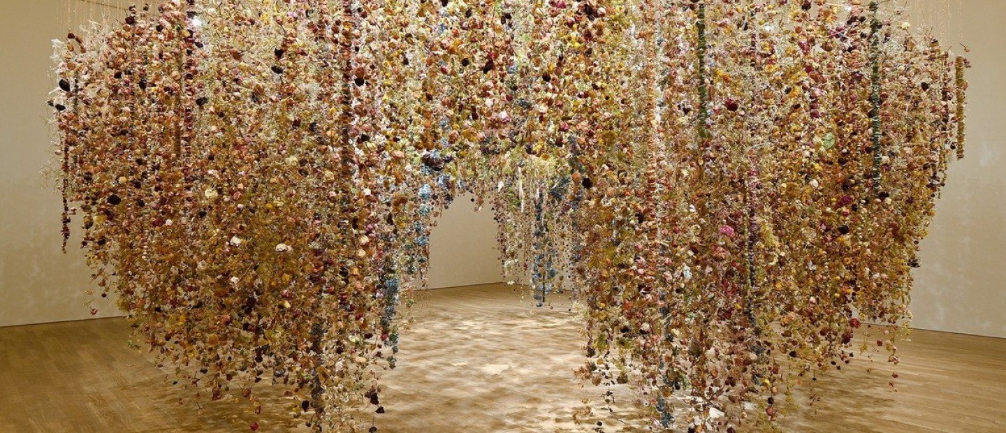 Το Λονδίνο υποδέχεται την άνοιξη με μία εντυπωσιακή έκθεση αφιερωμένη στα λουλούδια