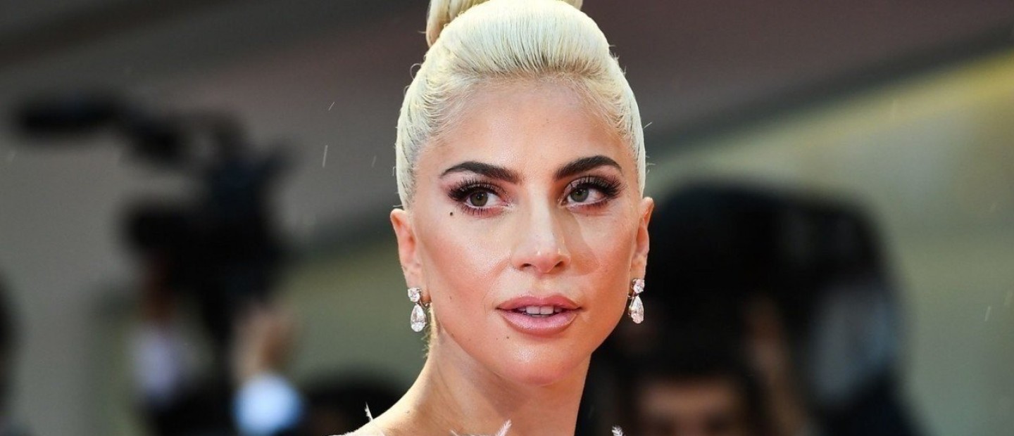 Δείτε τη Lady Gaga να δοκιμάζει το ASMR