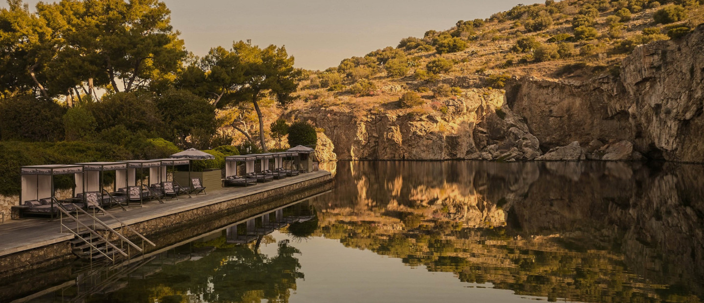 Η ﻿Zeus+Δione «έντυσε» τη Λίμνη Βουλιαγμένης εξυμνώντας τον πολιτισμό και το ελληνικό καλοκαίρι