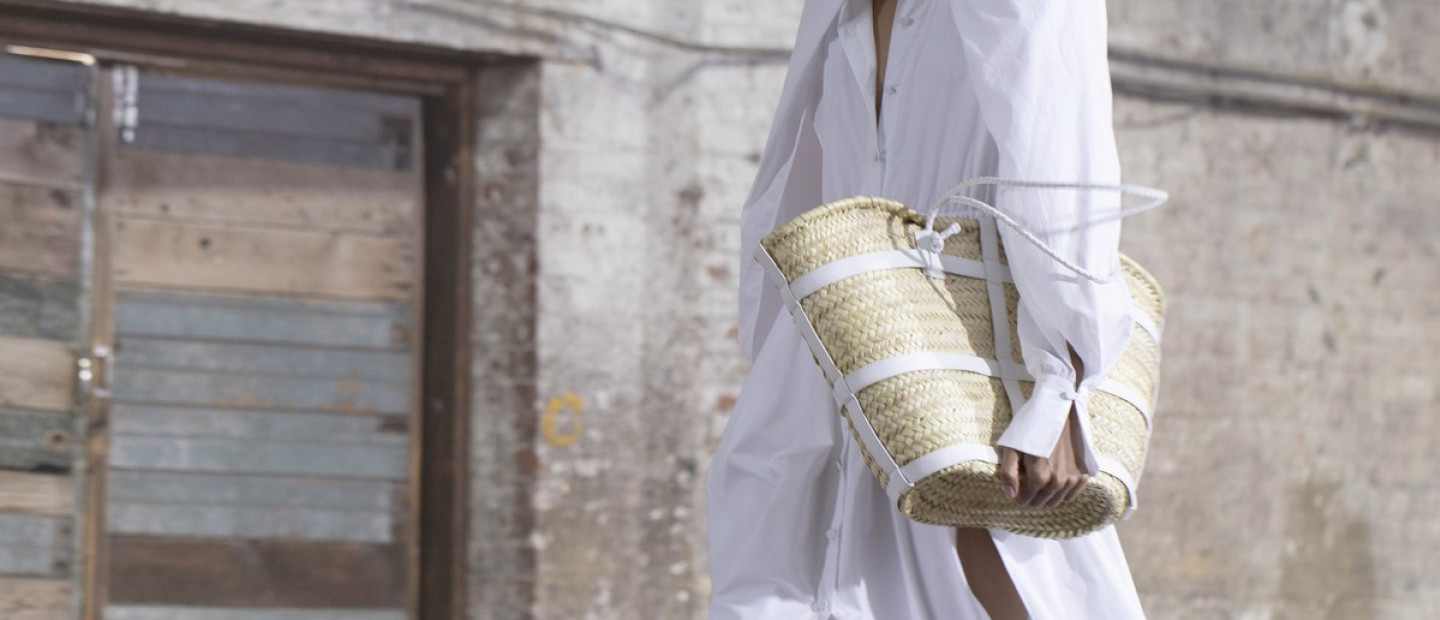 Τα πρώτα raffia αξεσουάρ που αξίζουν μία θέση στη συλλογή σας από σήμερα κιόλας