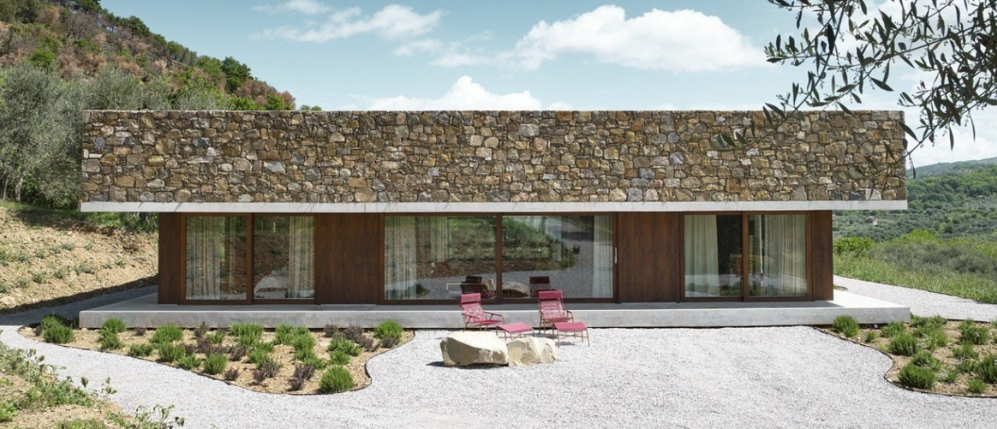 Μια πέτρινη κατοικία στην ιταλική εξοχή γίνεται η επιτομή του σύγχρονου design