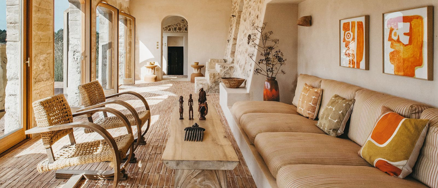 Ένα πρώην εγκαταλελειμμένο σπίτι στη Menorca μεταμορφώθηκε σε μία ονειρική όαση