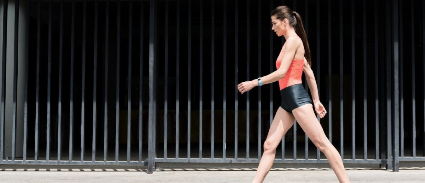 Οι ασκήσεις που αν συνδυαστούν με περπάτημα θα δείτε το σώμα σας να «μεταμορφώνεται»