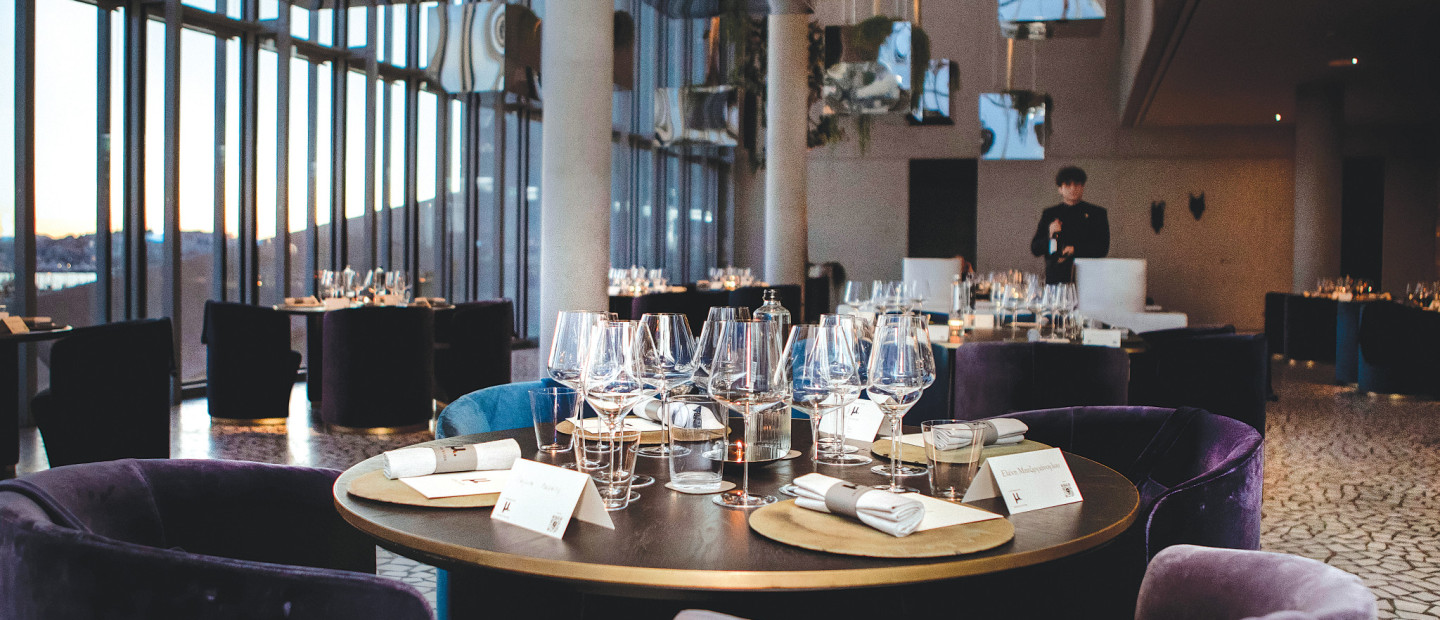 Στον κόσμο του fine dining, η κάθε λεπτομέρεια είναι προσεκτικά σχεδιασμένη για να προσφέρει μια μ.οναδική αισθητική εμπειρία