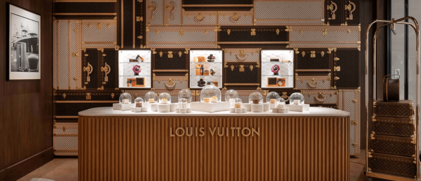 Ένα ξεχωριστό ταξίδι γεύσεων στο Le Café Louis Vuitton, με την υπογραφή των Leonardo Zambrino και Zoe Zhou