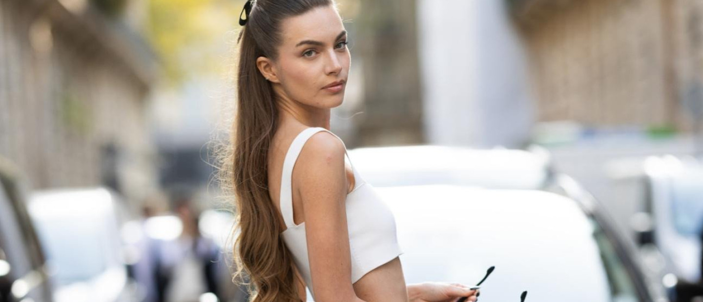 Έξυπνα tips & tricks για να αναβαθμίσετε την κλασσική αλογοουρά 