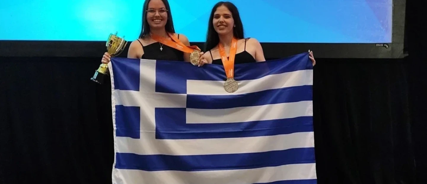 Δύο Ελληνίδες στην κορυφή του κόσμου: Παγκόσμιες Πρωταθλήτριες Microsoft Office Specialist οι 17χρονες Ελένη Καρακασίδου και Κυριακή Πέτσα
