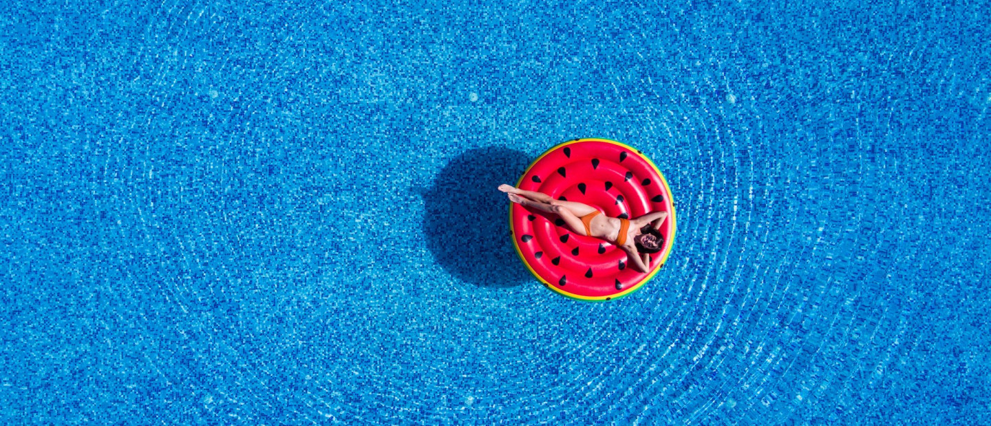 Οι πιο δημιουργικές ιδέες για να περάσουμε τις μέρες που ο καύσωνας «χτυπάει» κόκκινο